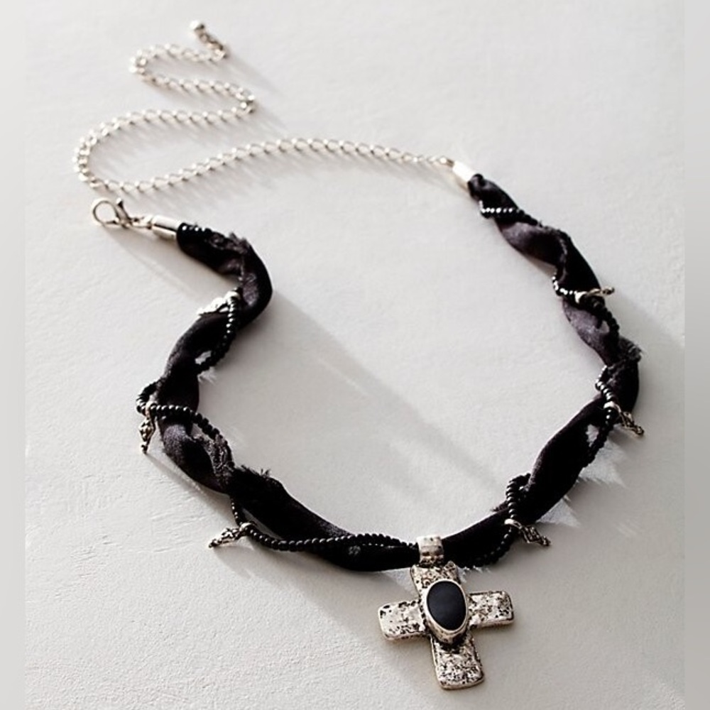 NWT Free People Lola Choker Elegant Black and Silver Cross Pendant Necklace